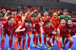 雷速体育直播官网-中国女足队员在国际比赛中团结一致取胜