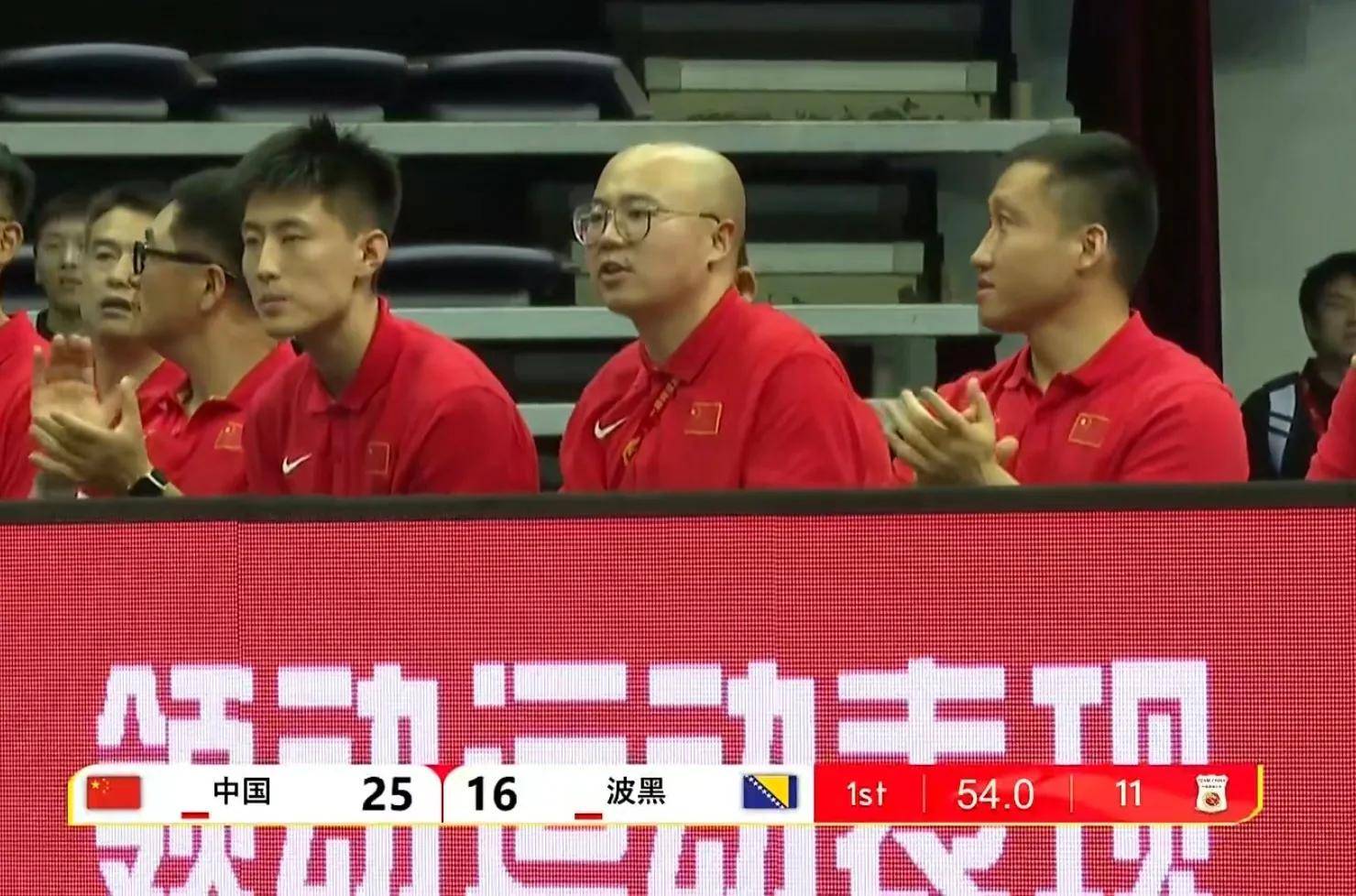 包含大胜之后，球队信心高涨，继续冲顶的词条