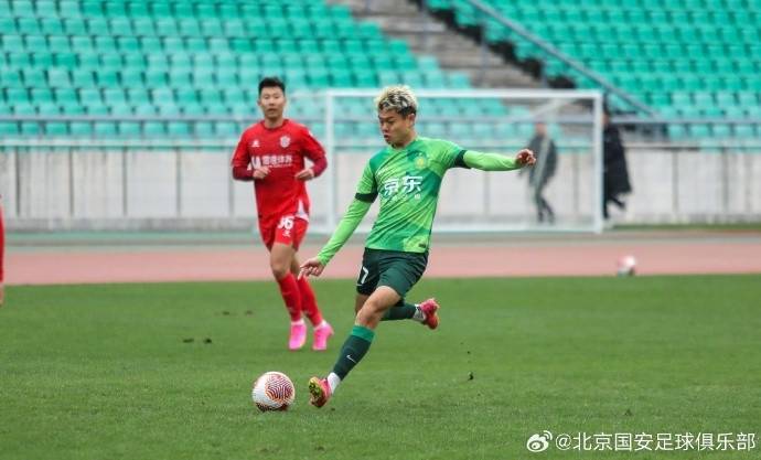 包含北京国安与辽宁宏远战平，球员各有所得的词条