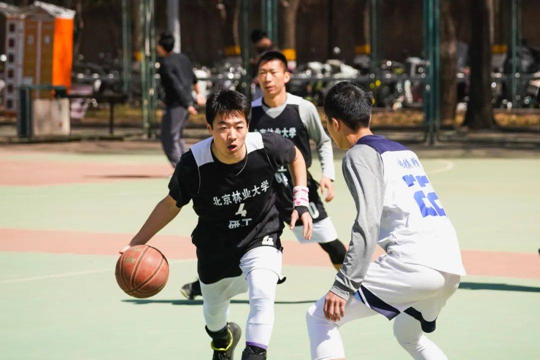 包含白俄罗斯男篮奋勇拼搏，取得重要胜利的词条