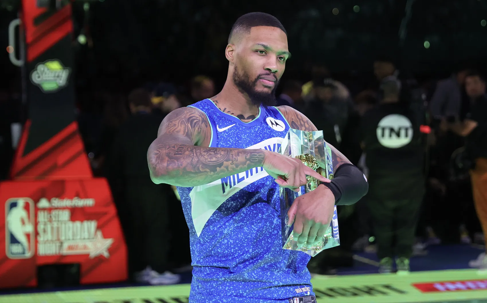 包含江苏队横扫雷霆,利拉德关键制胜的词条 包含江苏队横扫雷霆,利拉德关键制胜的词条