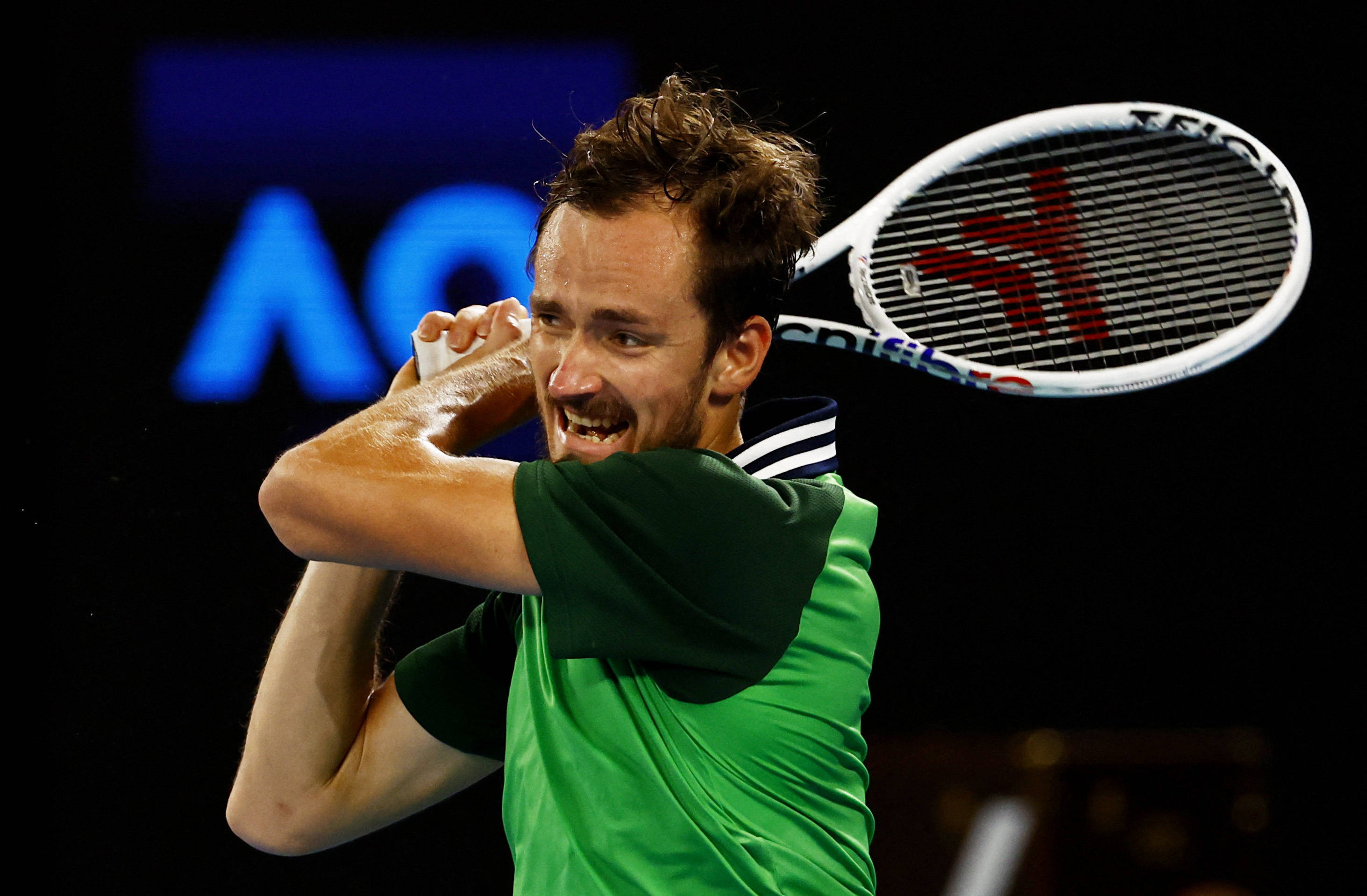 拉沃尔杯轻取温网，梅德韦杰夫扛起全队