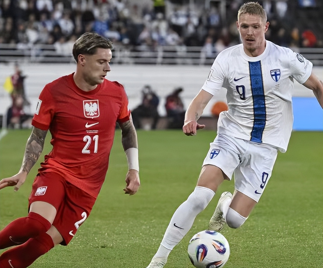 包含法国逆转土耳其，库尔图瓦统治全场的词条